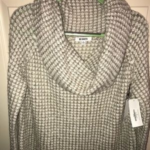 BB DAKOTA SWEATER NEW W/ TAGS